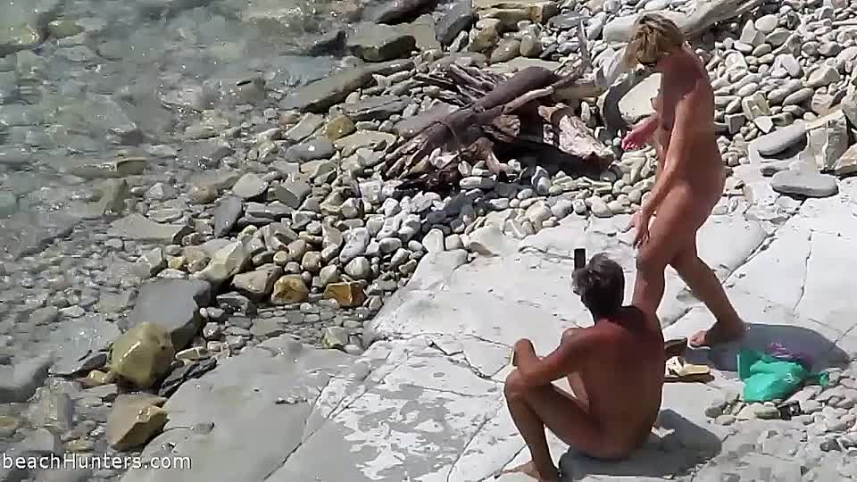 Nackt am strand paar